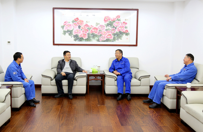  新安縣縣委常委、宣傳部部長(zhǎng)王宜陽(yáng)到萬(wàn)基控股集團(tuán)調(diào)研