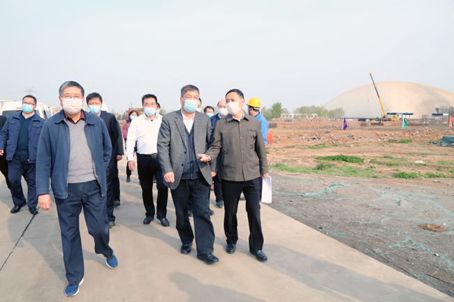 河南省發(fā)改委副主任、能源局局長高義到萬基控股集團(tuán)調(diào)研2×66萬千瓦機(jī)組項(xiàng)目建設(shè)情況