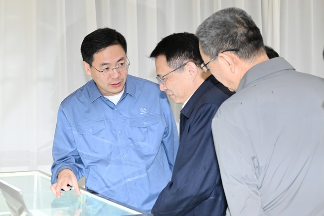 新疆建設(shè)兵團(tuán)黨委、副秘書長(zhǎng)、副團(tuán)長(zhǎng)毛知兵一行到萬(wàn)基控股集團(tuán)調(diào)研